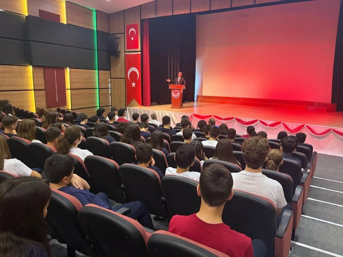Söke'de eğitimde yeni dönem: Fen Lisesi kapılarını ilk öğrencilerine açtı