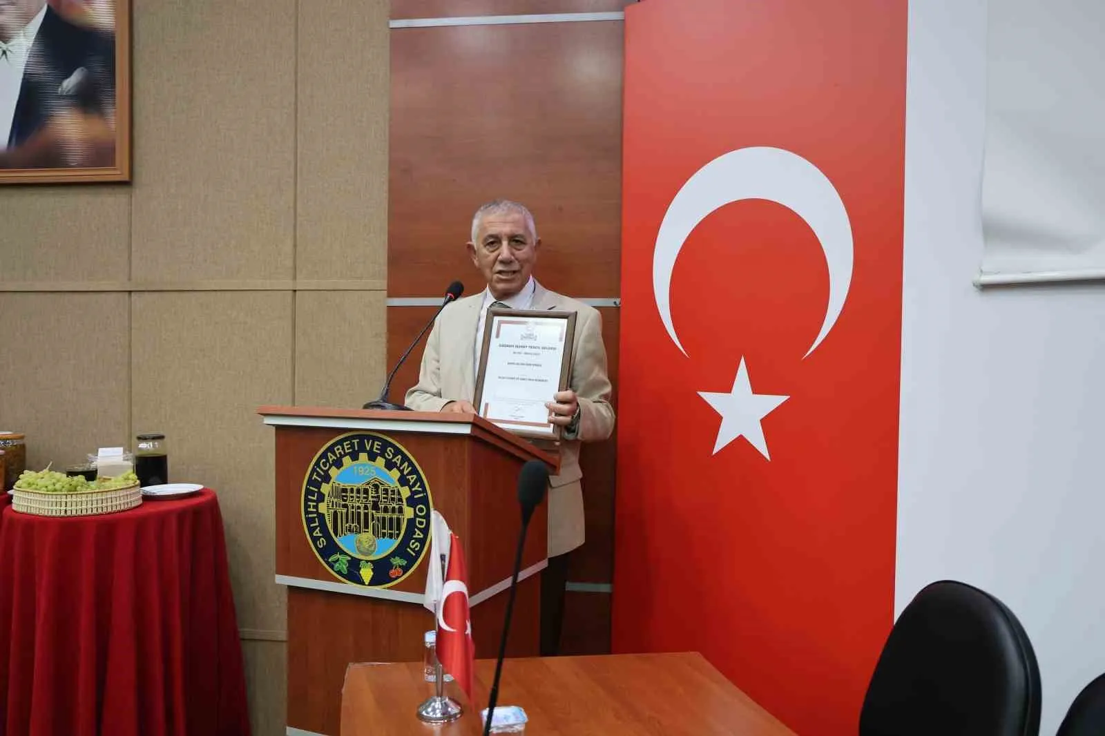 Salihli'nin lezzet hazinesi tescillendi: Sultani üzüm pekmezi artık koruma altında