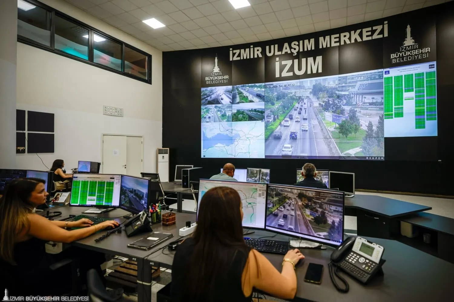 İzmir trafiğinde okul alarmı: İZUM 24 saat devrede