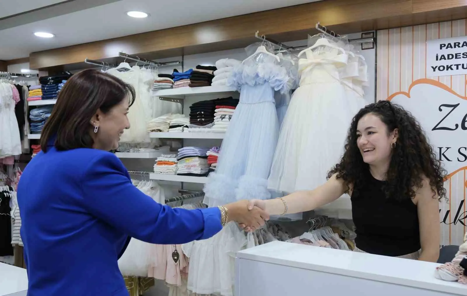 Bayramyeri esnafı AK Partili kadınlarla buluştu: Sahadan gelen talepler not edildi