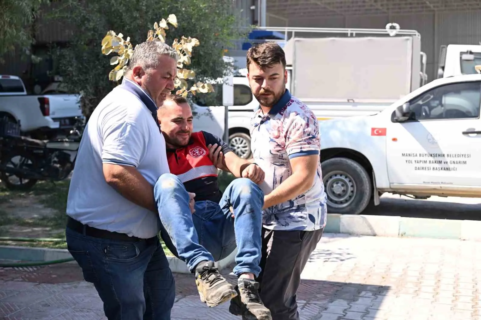 Manisa Büyükşehir’de acil durum alarmı: Personel sahada ter döktü