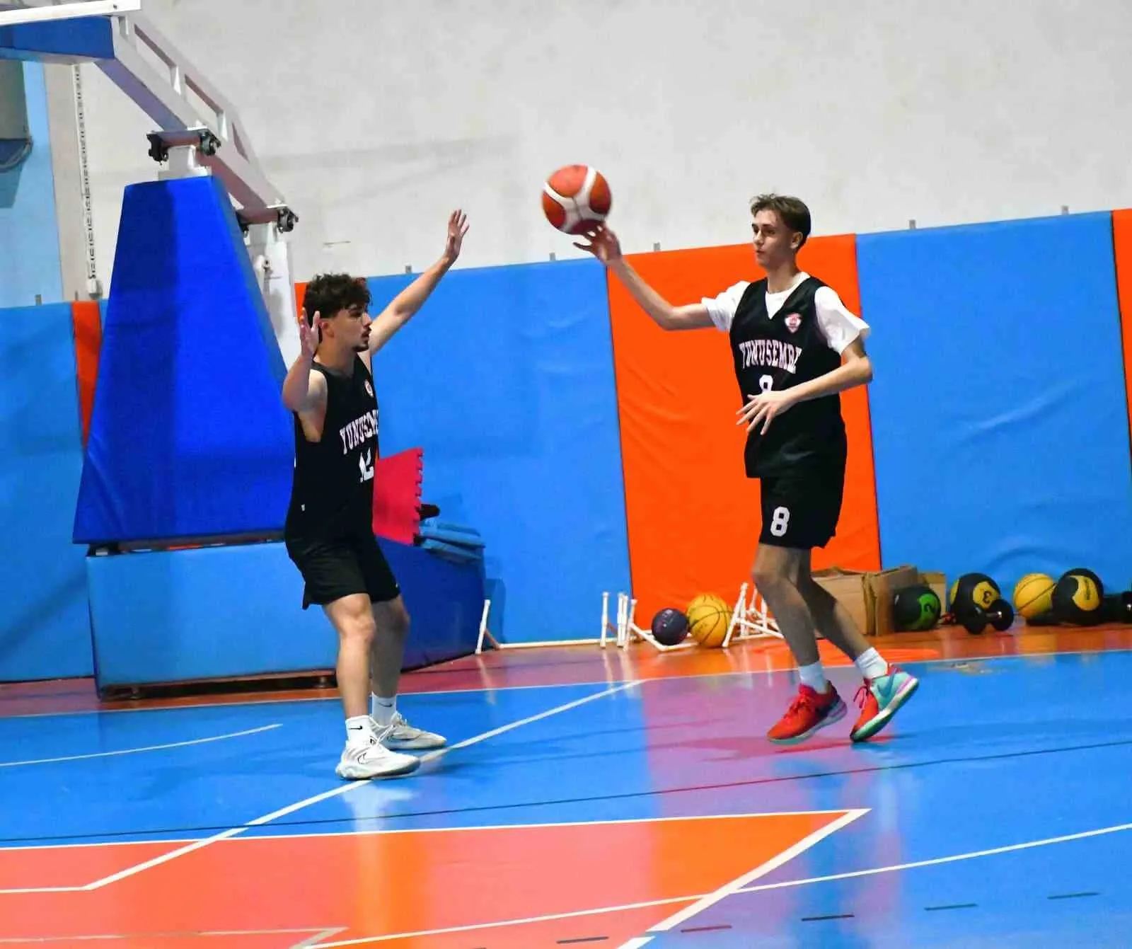 Yunusemre Belediyespor’da yeni dönem: Parkede gençlik rüzgarı esecek