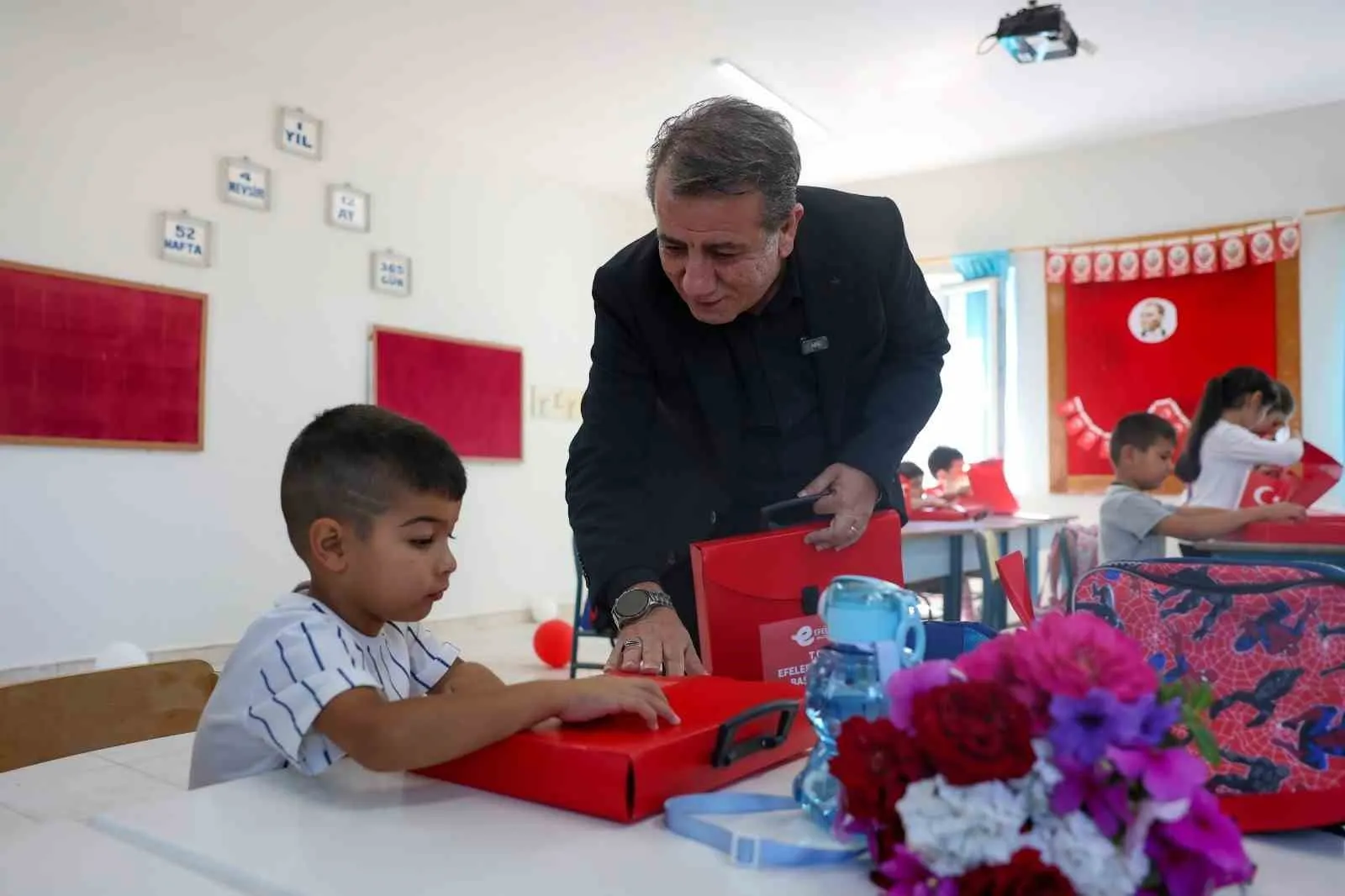 Başkan Yetişkin’den öğrencilere unutulmaz okul başlangıcı